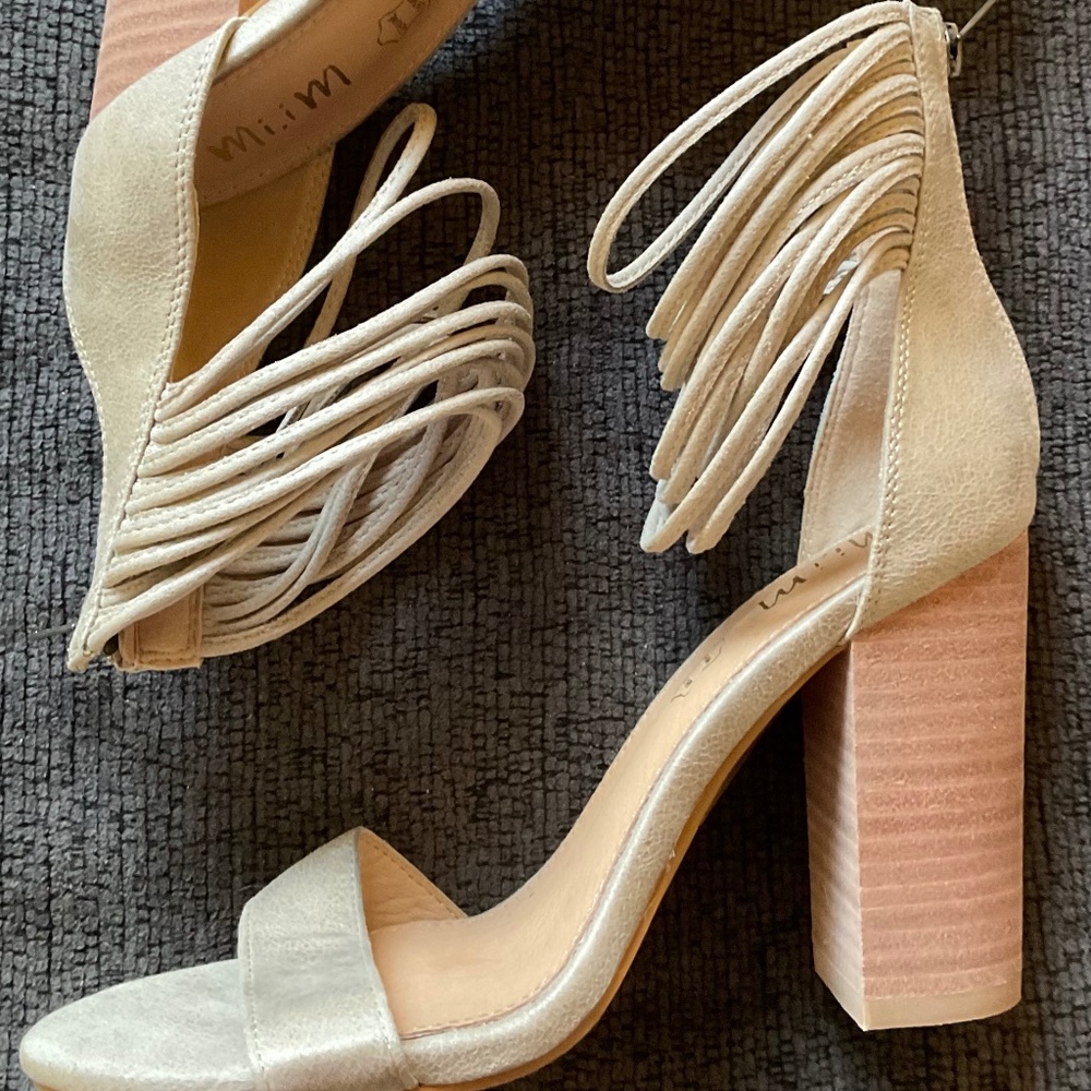 Mi.iM size 7.5 wood block heel tan